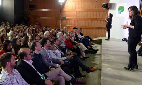 Conversatorio Chicas, hablemos de guita
